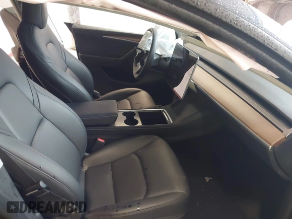 2024 Tesla Model Y с VIN 7SAYGDED4RF072600, выставлен на аукционе IAAI как лот 42242977 с пробегом 8 208 миль миль и . История ставок и продаж доступна на DreamBid. Изображение 5.