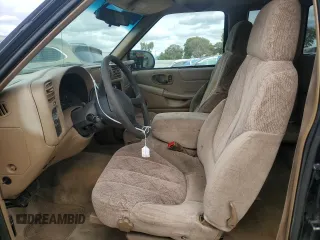 2000 GMC Sonoma SLS w/1SR Pkg with VIN 1GTCS1952Y8305153, listed as a Copart auction lot 46870865 with 177,755 mi miles and Salvage Title. Bid and sale history available at carsss.com. Image 7.