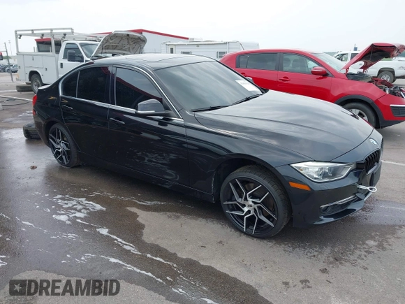 2015 BMW 3 Series 328i xDrive z VIN WBA3B5G56FNS18880, wystawiony jako IAAI lot #42454124 z przebiegiem 63 217 mil mil oraz . Historia ofert i sprzedaży dostępna na DreamBid. Obrazek 1.