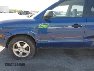 2005 Hyundai Tucson GL with VIN KM8JM12B85U233228, listed as a IAAI auction lot 42051627 with 170,742 mi miles. Bid and sale history available at carsss.com. Image 16.