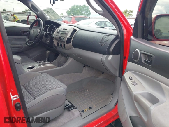 2006 Toyota Tacoma z VIN 3TMLU42N76M006045, wystawiony jako IAAI lot #42225263 z przebiegiem 161 068 mil mil oraz . Historia ofert i sprzedaży dostępna na DreamBid. Obrazek 5.