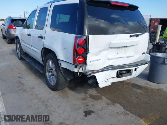 2008 GMC Yukon Denali с VIN 1GKFK63888J118915, выставлен на аукционе IAAI как лот 42262018 с пробегом 218 082 миль миль и . История ставок и продаж доступна на DreamBid. Изображение 6.