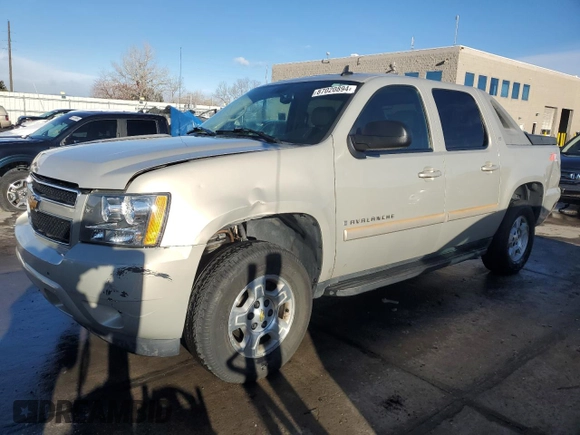 2008 Chevrolet Avalanche LT w/3LT with VIN 3GNFK123X8G172777, listed as a Copart auction lot 87020894 with 204,825 mi miles and Salvage Title. Bid and sale history available at carsss.com. Image 1.