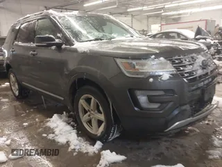 2017 Ford Explorer XLT with VIN 1FM5K8D88HGD75308, listed as a IAAI auction lot 41628295 with 92,327 mi miles and . Bid and sale history available at carsss.com. Image 1.