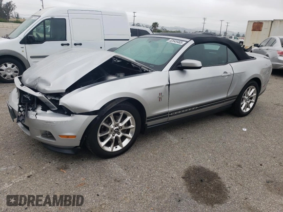 2011 Ford Mustang V6 z VIN 1ZVBP8EM9B5131834, wystawiony jako Copart lot #52545465 z przebiegiem 164 357 mil mil oraz Szkoda całkowita • Salvage title. Historia ofert i sprzedaży dostępna na DreamBid. Obrazek 1.