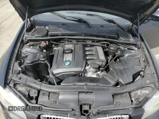2011 BMW 3 Series 328i z VIN WBAPH7C51BA801991, wystawiony jako Copart lot #50096365 z przebiegiem 122 874 mil mil oraz Szkoda całkowita • Salvage title. Historia ofert i sprzedaży dostępna na DreamBid. Obrazek 11.