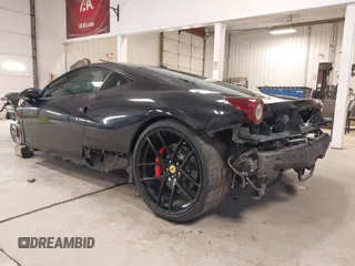 2011 Ferrari 458 Italia z VIN ZFF67NFA7B0178589, wystawiony jako IAAI lot #41285530 z przebiegiem 9226 mil mil oraz . Historia ofert i sprzedaży dostępna na DreamBid. Obrazek 3.