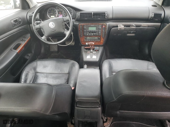 2003 Volkswagen Passat GLX with VIN WVWRH63B63E304098, listed as a Copart auction lot 71213254 with 41,925 mi miles and Salvage Title. Bid and sale history available at carsss.com. Image 8.