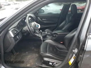 2017 BMW M3 z VIN WBS8M9C50H5G84030, wystawiony jako Copart lot #60248865 z przebiegiem 63 388 mil mil oraz Czysty tytuł • Clean title. Historia ofert i sprzedaży dostępna na DreamBid. Obrazek 7.