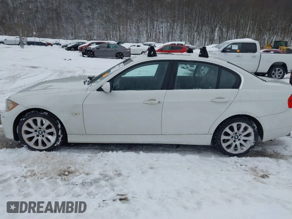 2006 BMW 3 Series 330xi with VIN WBAVD33556KL52150, listed as a IAAI auction lot 41307691 with 168,546 mi miles. Bid and sale history available at carsss.com. Image 14.