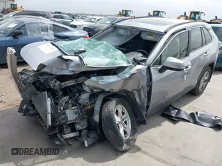 2019 Toyota RAV4 XLE with VIN JTMW1RFV4KD022612, listed as a IAAI auction lot 41717134 with 52,190 mi miles. Bid and sale history available at carsss.com. Image 18.