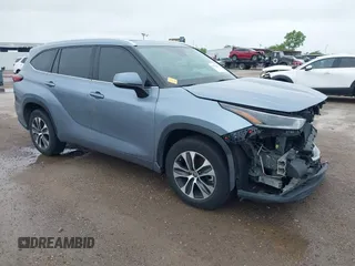 2021 Toyota Highlander XLE with VIN 5TDGZRAHXMS066412, listed as a IAAI auction lot 42170235 with 210,159 mi miles and . Bid and sale history available at DreamBid. Image 1.