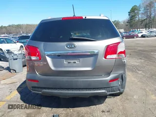 2012 Kia Sorento LX with VIN 5XYKTDA25CG235127, listed as a IAAI auction lot 41804019 with 176,000 mi miles. Bid and sale history available at carsss.com. Image 16.