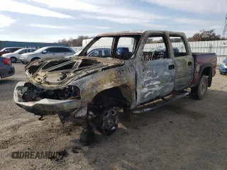 2004 GMC Sierra 1500 SLE z VIN 2GTEK13T841434740, wystawiony jako Copart lot #84342174 z przebiegiem Nie podano mil oraz Nie do naprawy • Non repairable. Historia ofert i sprzedaży dostępna na DreamBid. Obrazek 1.