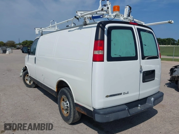 2011 Chevrolet Express Cargo z VIN 1GCWGFBA2B1105523, wystawiony jako IAAI lot #39967800 z przebiegiem 208 682 mil mil oraz . Historia ofert i sprzedaży dostępna na DreamBid. Obrazek 3.