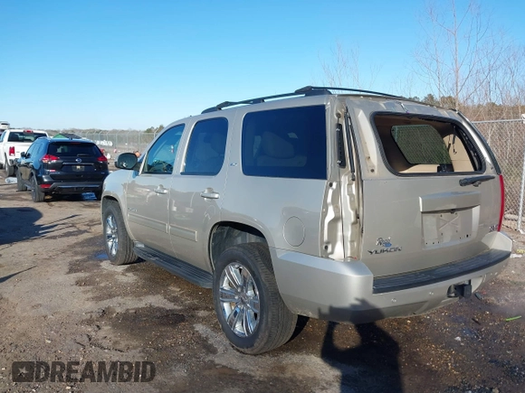 2014 GMC Yukon SLT with VIN 1GKS1CE03ER115330, listed as a IAAI auction lot 41346200 with 115,010 mi miles. Bid and sale history available at carsss.com. Image 3.