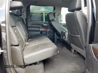 2020 GMC Sierra 3500HD Denali z VIN 1GT49WEY1LF252561, wystawiony jako Copart lot #57614395 z przebiegiem 108 216 mil mil oraz Tytuł czysty. Historia ofert i sprzedaży dostępna na DreamBid. Obrazek 10.
