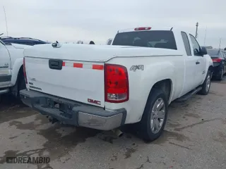 2007 GMC Sierra 1500 SLE1 with VIN 1GTEK19077Z586744, listed as a IAAI auction lot 41594086 with 323,471 mi miles. Bid and sale history available at carsss.com. Image 4.