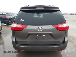 2017 Toyota Sienna XLE Auto Access Seat with VIN 5TDYZ3DC8HS776058, listed as a IAAI auction lot 41945909 with 138,899 mi miles. Bid and sale history available at carsss.com. Image 17.