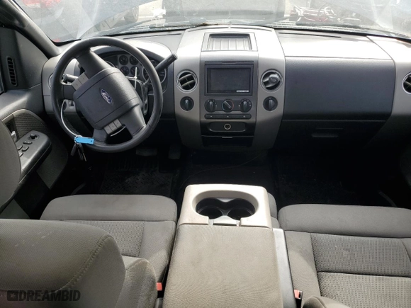 2004 Ford F-150 XLT with VIN 1FTPW14574KB14841, listed as a Copart auction lot 52096655 with 214,783 mi miles and Clean Title. Bid and sale history available at carsss.com. Image 8.
