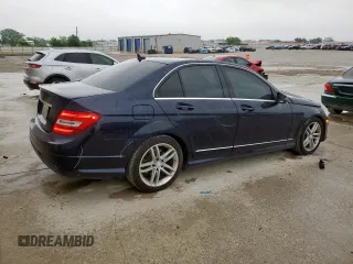 2013 Mercedes-Benz C 250 Sport z VIN WDDGF4HB8DR267579, wystawiony jako Copart lot #55160775 z przebiegiem 82 522 mil mil oraz Szkoda całkowita • Salvage title. Historia ofert i sprzedaży dostępna na DreamBid. Obrazek 3.