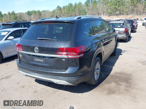 2018 Volkswagen Atlas SE with VIN 1V2DP2CA9JC599623, listed as a IAAI auction lot 42065906 with Not provided miles and . Bid and sale history available at DreamBid. Image 4.