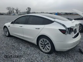 2021 Tesla Model 3 Standard Range Plus z VIN 5YJ3E1EA8MF978095, wystawiony jako Copart lot #45689495 z przebiegiem 44 375 mil mil oraz Szkody całkowita. Historia ofert i sprzedaży dostępna na DreamBid. Obrazek 2.
