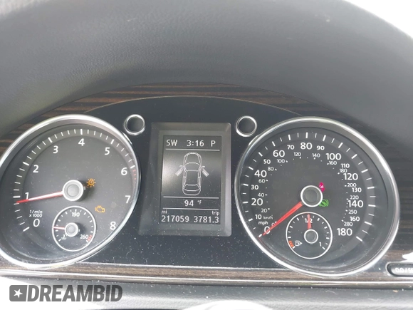 2014 Volkswagen CC Executive z VIN WVWRP7AN7EE537318, wystawiony jako IAAI lot #42308532 z przebiegiem 217 059 mil mil oraz . Historia ofert i sprzedaży dostępna na DreamBid. Obrazek 7.