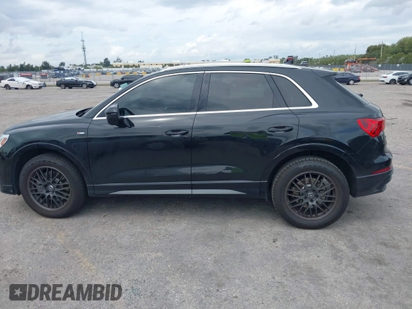 2022 Audi Q3 S line Premium Plus with VIN WA1EECF32N1071447, listed as a IAAI auction lot 41772286 with 86,187 mi miles. Bid and sale history available at carsss.com. Image 14.
