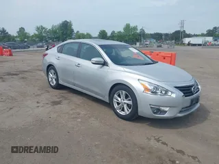 2013 Nissan Altima S with VIN 1N4AL3AP8DN586826, listed as a IAAI auction lot 42133563 with 147,562 mi miles and . Bid and sale history available at DreamBid. Image 1.