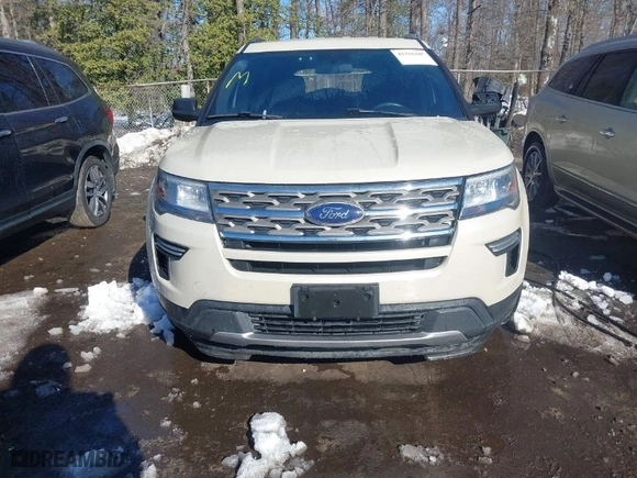 2018 Ford Explorer XLT with VIN 1FM5K8D81JGA18090, listed as a IAAI auction lot 41316187 with 136,199 mi miles. Bid and sale history available at carsss.com. Image 12.