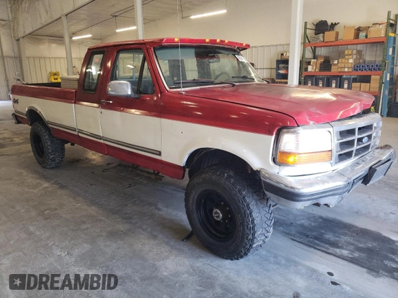 1996 Ford F-250 z VIN 1FTHX26F1TEA71267, wystawiony jako Copart lot #48544395 z przebiegiem 201 091 mil mil oraz Szkoda całkowita • Salvage title. Historia ofert i sprzedaży dostępna na DreamBid. Obrazek 4.