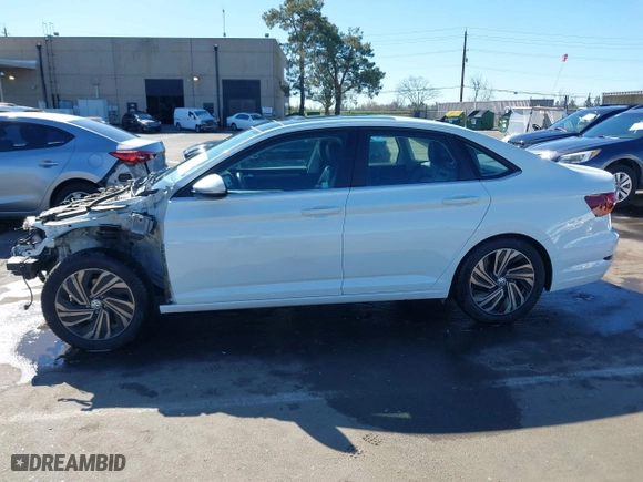 2019 Volkswagen Jetta SEL Premium with VIN 3VWG57BU8KM069380, listed as a IAAI auction lot 41701845 with 50,107 mi miles. Bid and sale history available at carsss.com. Image 15.