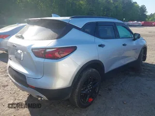 2021 Chevrolet Blazer LT with VIN 3GNKBCRS3MS583534, listed as a IAAI auction lot 42063758 with 25,920 mi miles and . Bid and sale history available at DreamBid. Image 4.