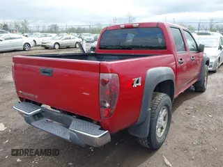 2005 Chevrolet Colorado 1SF LS Z71 with VIN 1GCDT136858133709, listed as a IAAI auction lot 42083101 with 209,919 mi miles. Bid and sale history available at carsss.com. Image 4.