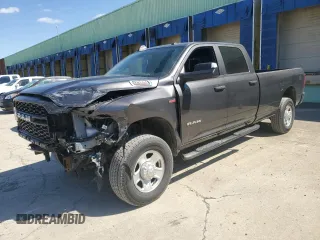 2022 Ram 2500 Tradesman z VIN 3C6UR5HJXNG157305, wystawiony jako Copart lot #52484455 z przebiegiem 35 973 mil mil oraz Szkoda całkowita • Salvage title. Historia ofert i sprzedaży dostępna na DreamBid. Obrazek 1.