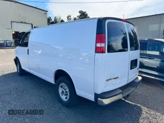2017 GMC Savana Cargo z VIN 1GTZ7GFGXH1345543, wystawiony jako Copart lot #57692035 z przebiegiem 143 752 mil mil oraz Szkody całkowita. Historia ofert i sprzedaży dostępna na DreamBid. Obrazek 3.