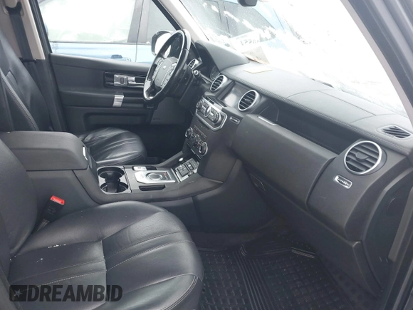 2016 Land Rover LR4 HSE with VIN SALAG2V61GA796537, listed as a IAAI auction lot 41630551 with 149,492 mi miles and . Bid and sale history available at DreamBid. Image 5.
