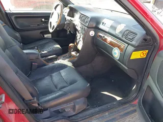 1998 Volvo V70 XC Cross Country z VIN YV1LZ5640W2526081, wystawiony jako IAAI lot #42617557 z przebiegiem Nie podano mil oraz . Historia ofert i sprzedaży dostępna na DreamBid. Obrazek 5.