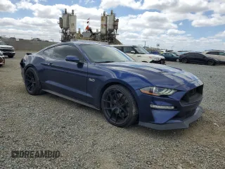 2019 Ford Mustang GT z VIN 1FA6P8CFXK5189739, wystawiony jako Copart lot #55948765 z przebiegiem 85 267 mil mil oraz Szkody całkowita. Historia ofert i sprzedaży dostępna na DreamBid. Obrazek 4.