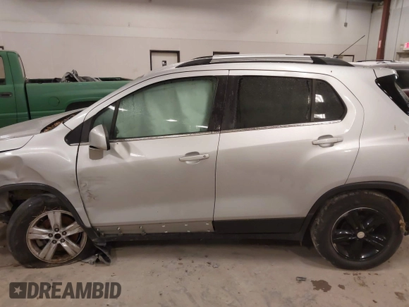 2019 Chevrolet Trax LT with VIN 3GNCJLSB3KL280097, listed as a IAAI auction lot 41286963 with Not Provided miles and . Bid and sale history available at carsss.com. Image 13.