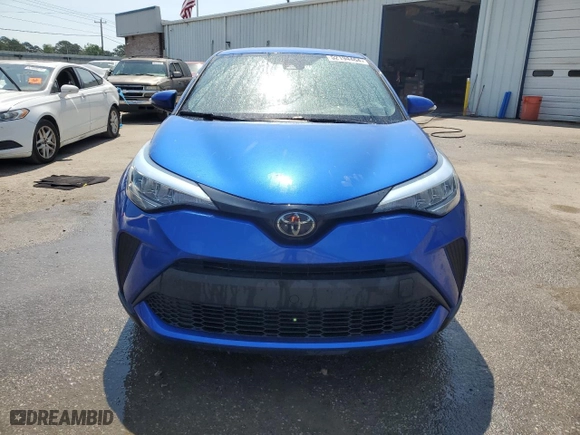 2022 Toyota C-HR XLE with VIN NMTKHMBX1NR141939, listed as a Copart auction lot 52194464 with 17,387 mi miles and Salvage Title. Bid and sale history available at carsss.com. Image 5.