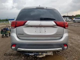 2018 Mitsubishi Outlander ES with VIN JA4AZ3A33JJ005249, listed as a Copart auction lot 60602245 with 113,122 mi miles and Salvage title. Bid and sale history available at DreamBid. Image 6.