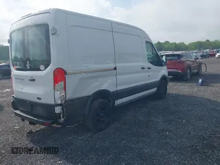 2016 Ford Transit Cargo z VIN 1FTYR1CM0GKA79178, wystawiony jako IAAI lot #42162617 z przebiegiem 227 431 mil mil oraz . Historia ofert i sprzedaży dostępna na DreamBid. Obrazek 4.