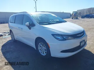 2020 Chrysler Voyager LXI with VIN 2C4RC1DGXLR256863, listed as a IAAI auction lot 41744700 with 86,470 mi miles. Bid and sale history available at carsss.com. Image 1.