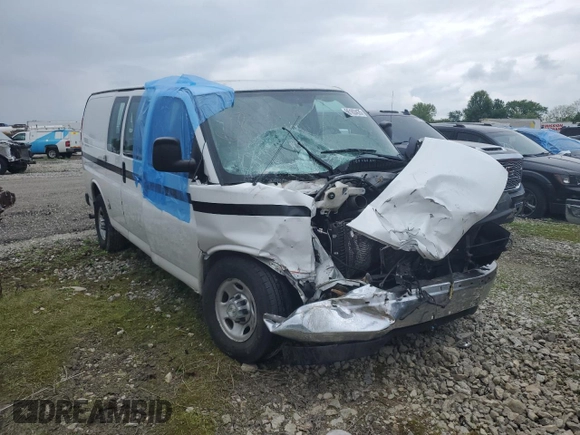 2018 Chevrolet Express Cargo z VIN 1GCWGAFG7J1906965, wystawiony jako Copart lot #56163435 z przebiegiem Nie podano mil oraz Szkoda całkowita • Salvage title. Historia ofert i sprzedaży dostępna na DreamBid. Obrazek 4.