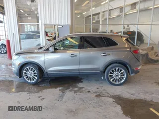 2016 Lincoln MKC Reserve with VIN 5LMCJ3C93GUJ19078, listed as a IAAI auction lot 41633487 with 91,961 mi miles and . Bid and sale history available at DreamBid. Image 14.