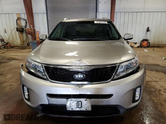 2015 Kia Sorento LX with VIN 5XYKT4A68FG607356, listed as a Copart auction lot 41841765 with 159,918 mi miles and Clean Title. Bid and sale history available at carsss.com. Image 5.