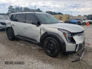 2024 Kia EV9 GT-Line with VIN KNDAEFS54R6035698, listed as a Copart auction lot 74137964 with 2,657 mi miles and Salvage Title. Bid and sale history available at carsss.com. Image 4.