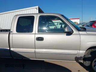2006 Chevrolet Silverado 1500 Work Truck with VIN 1GCEC19X86Z240775, listed as a IAAI auction lot 41878620 with 198,686 mi miles. Bid and sale history available at carsss.com. Image 13.